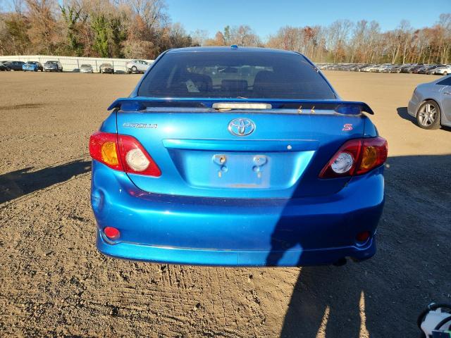 Toyota Corolla Base Image 8