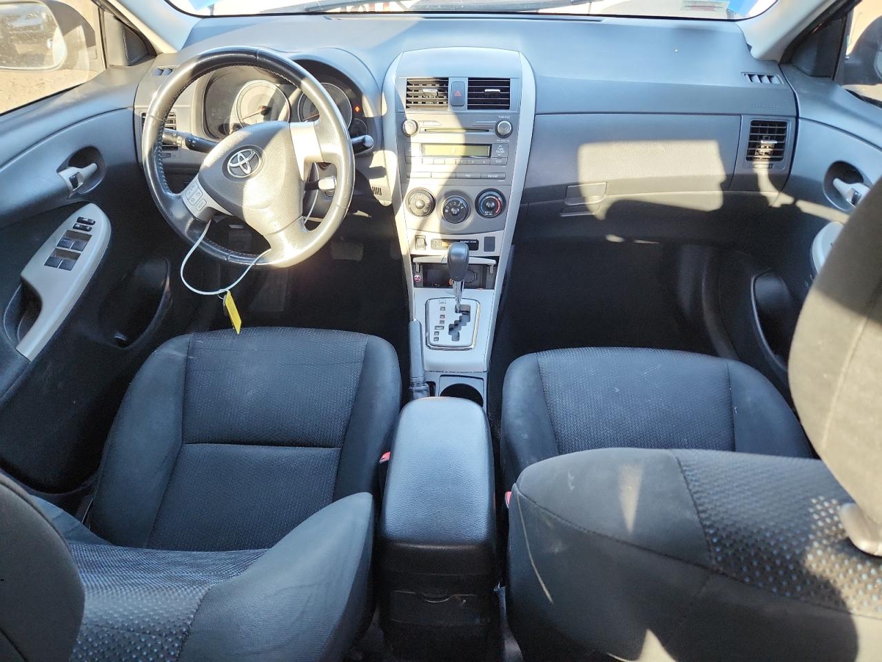 Toyota Corolla Base Image 7