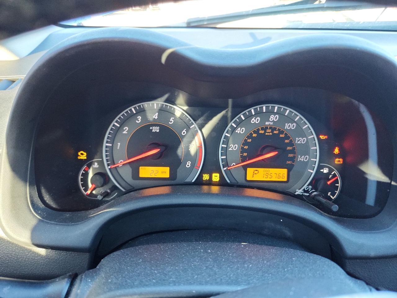 Toyota Corolla Base Image 3