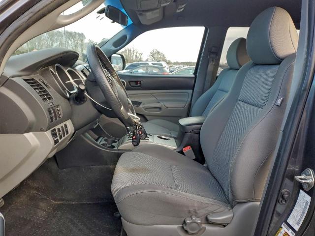 Toyota Tacoma Double Cab Image 7