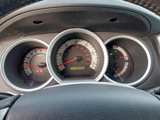 Toyota Tacoma Double Cab Image 12