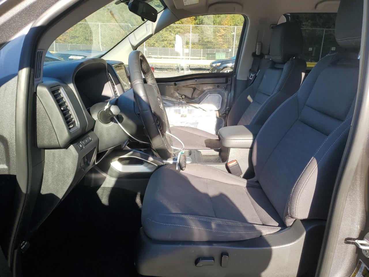 Nissan Frontier S Image 12