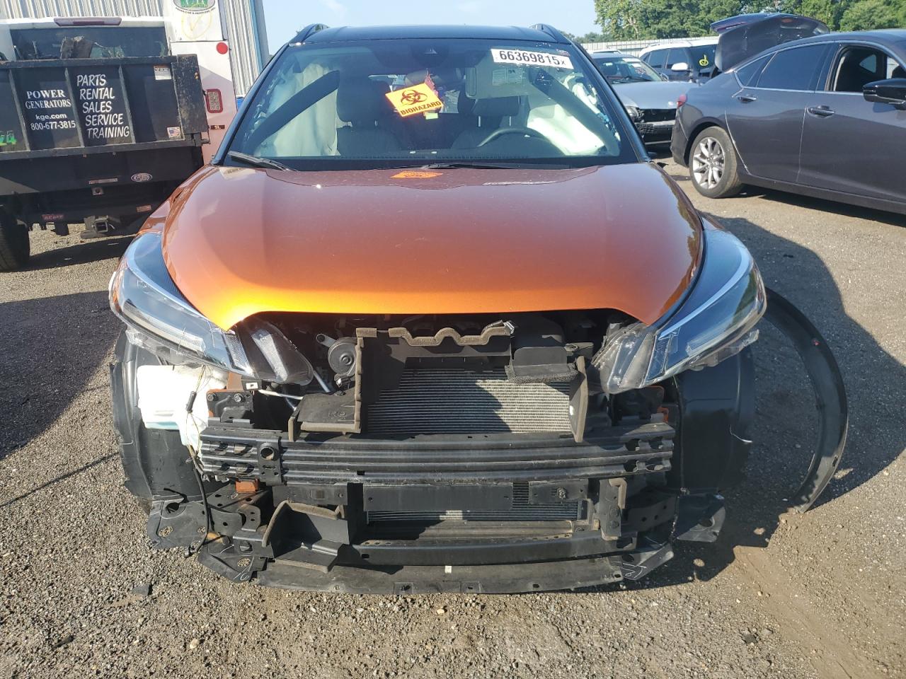 Nissan Kicks Sr Image 2