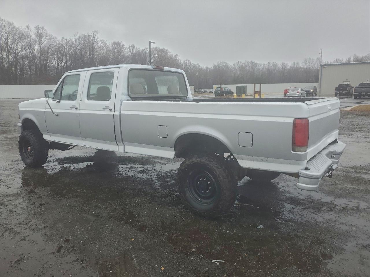 Ford F-350 Image 2