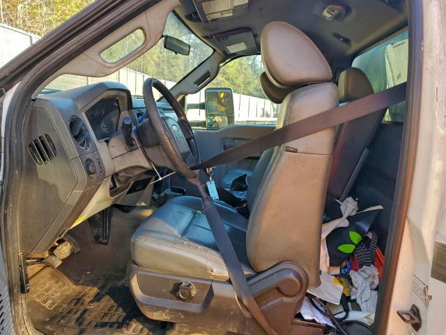 Ford F-550 Super Duty Image 2