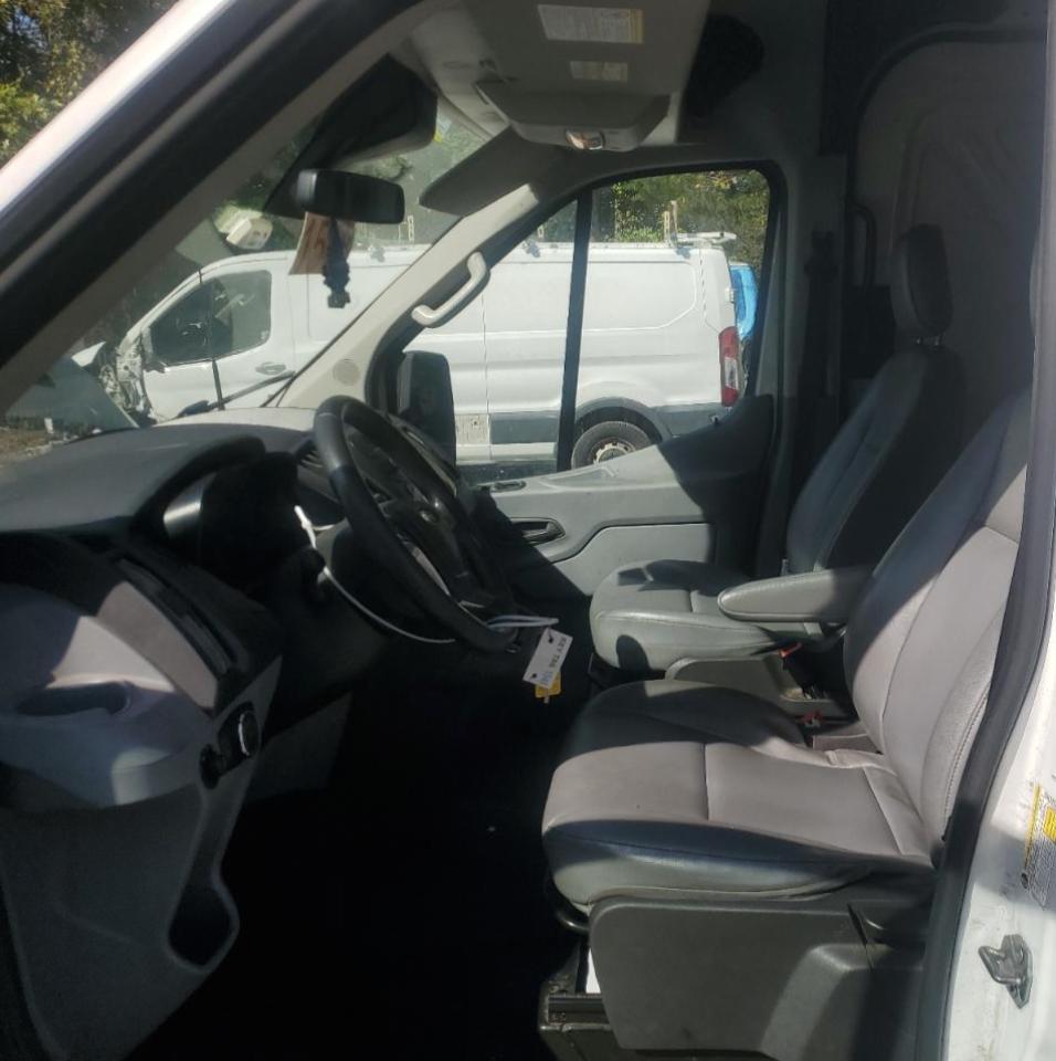 Ford Transit T-150 Image 6