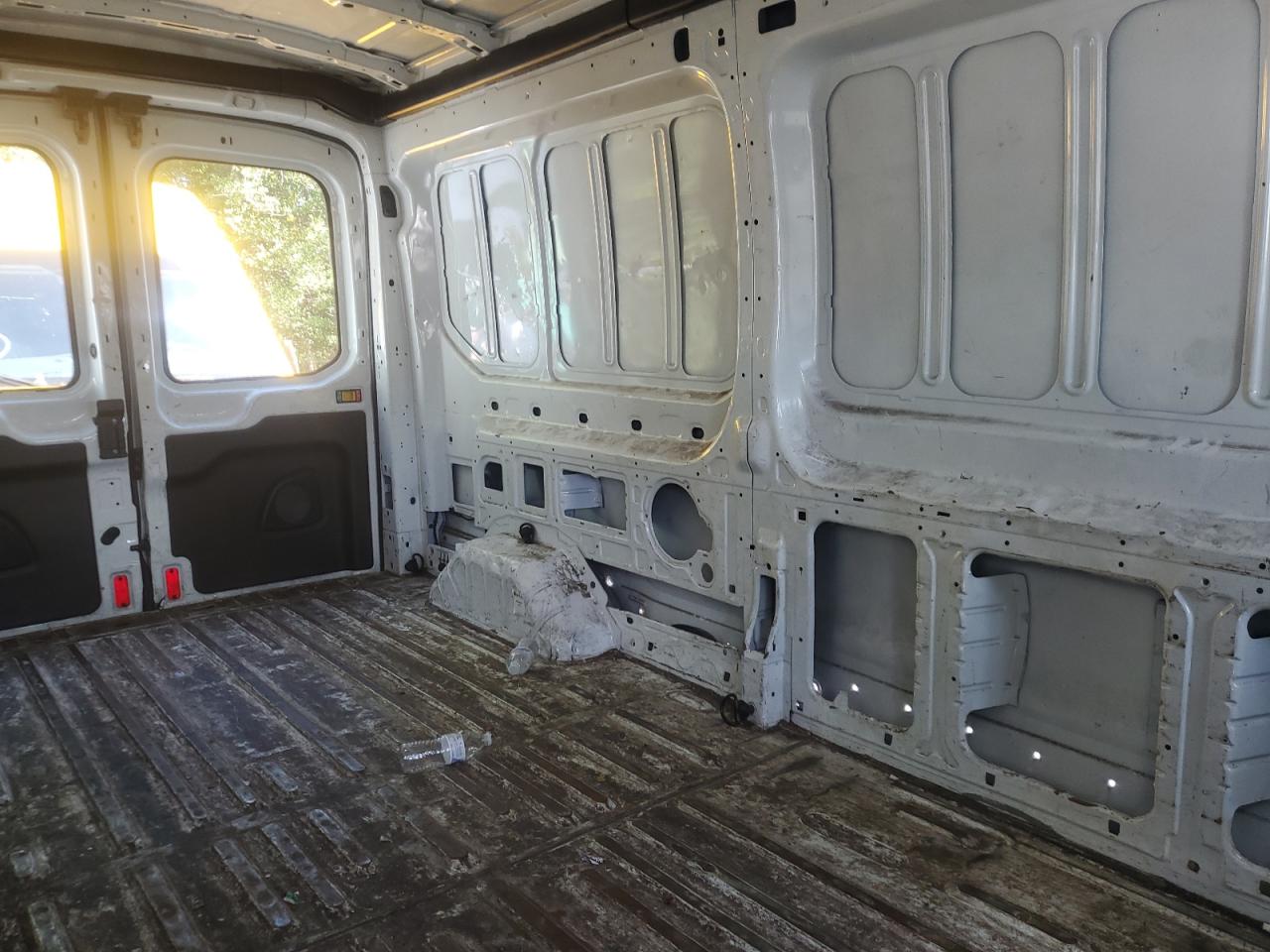 Ford Transit T-150 Image 13