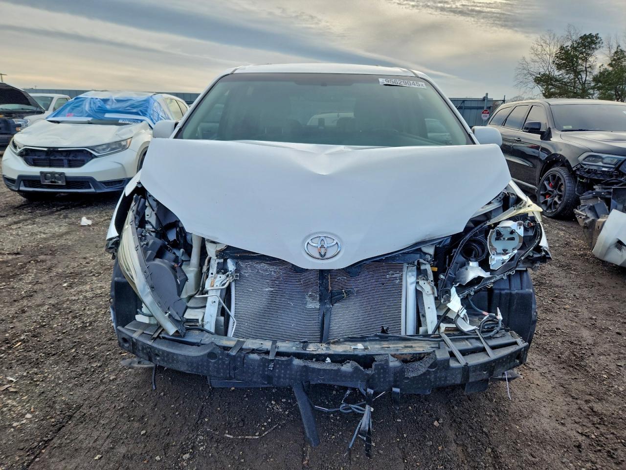 Toyota Sienna Le Image 14