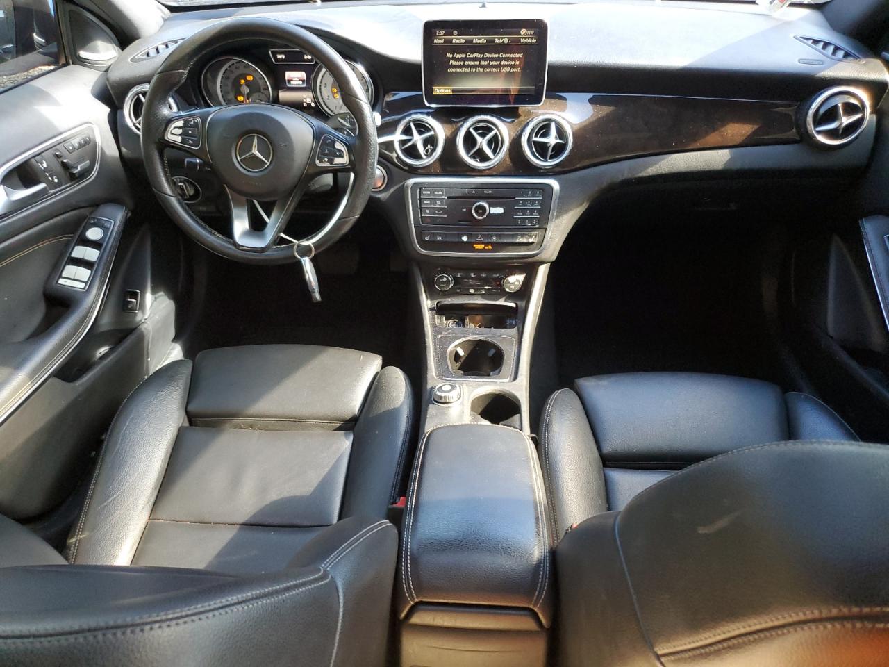 Mercedes-Benz GLA 250 4matic Image 8