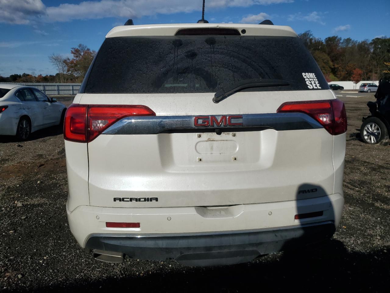 GMC Acadia Denali Image 3