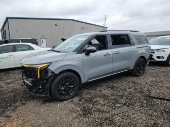  Salvage Kia Carnival
