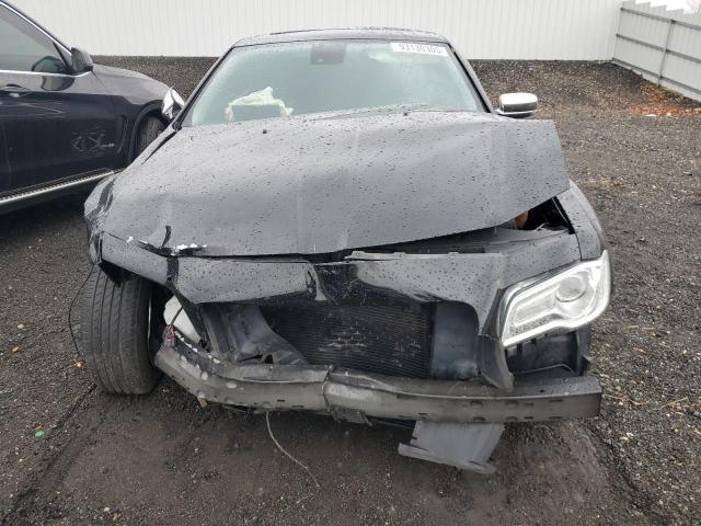 Chrysler 300 Image 6