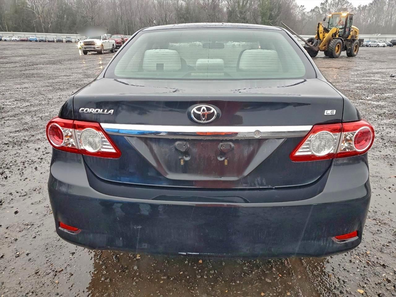 Toyota Corolla Base Image 5