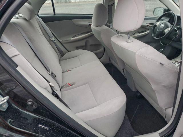 Toyota Corolla Base Image 8