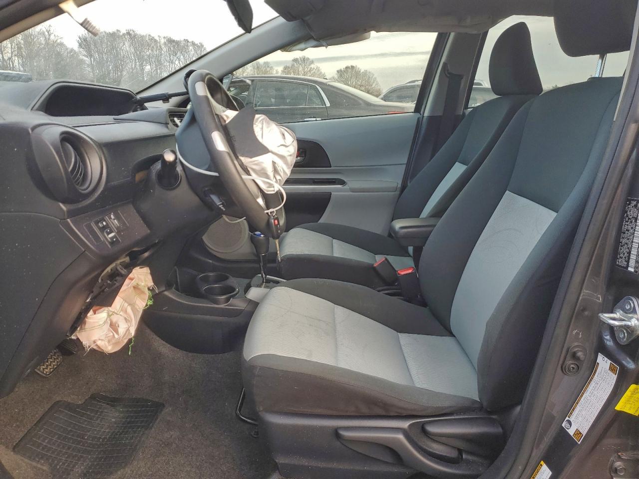 Toyota Prius Image 2