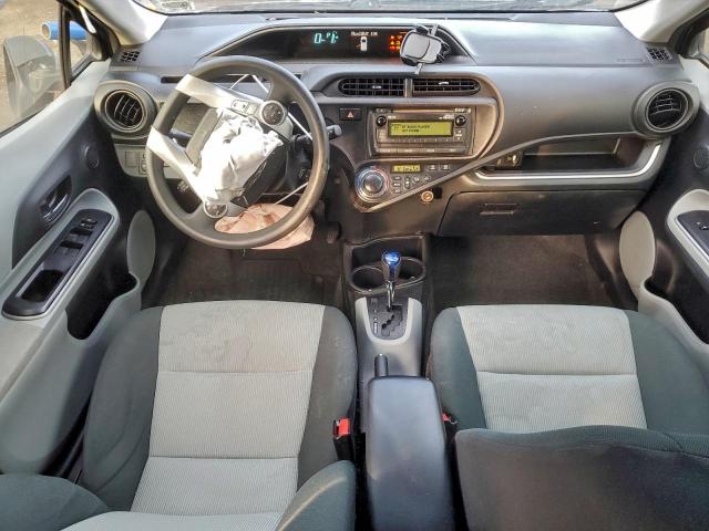 Toyota Prius Image 10