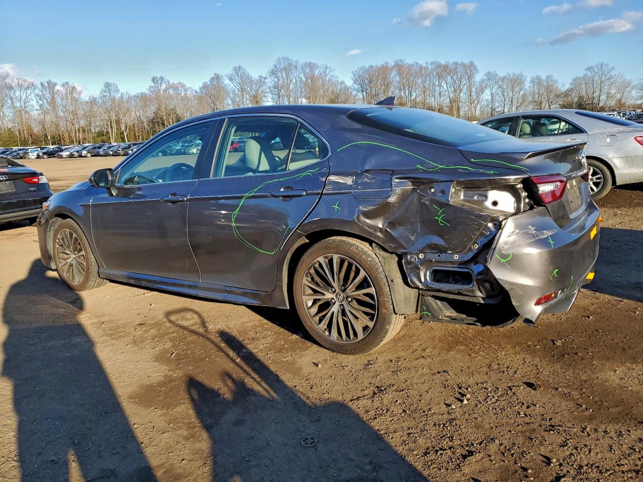 Toyota Camry L Image 4