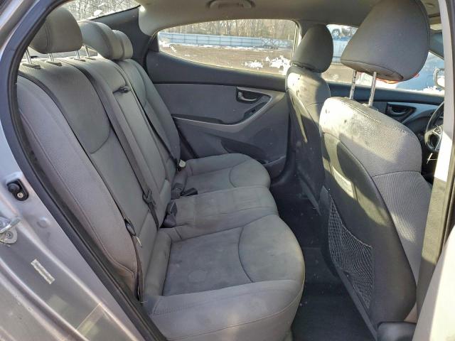 Hyundai ELANTRA Gls Image 12