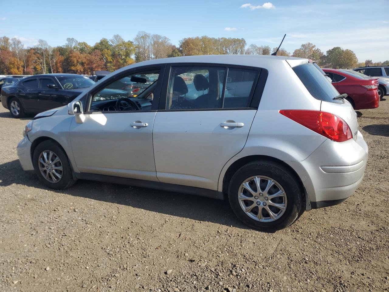 Nissan Versa S Image 2