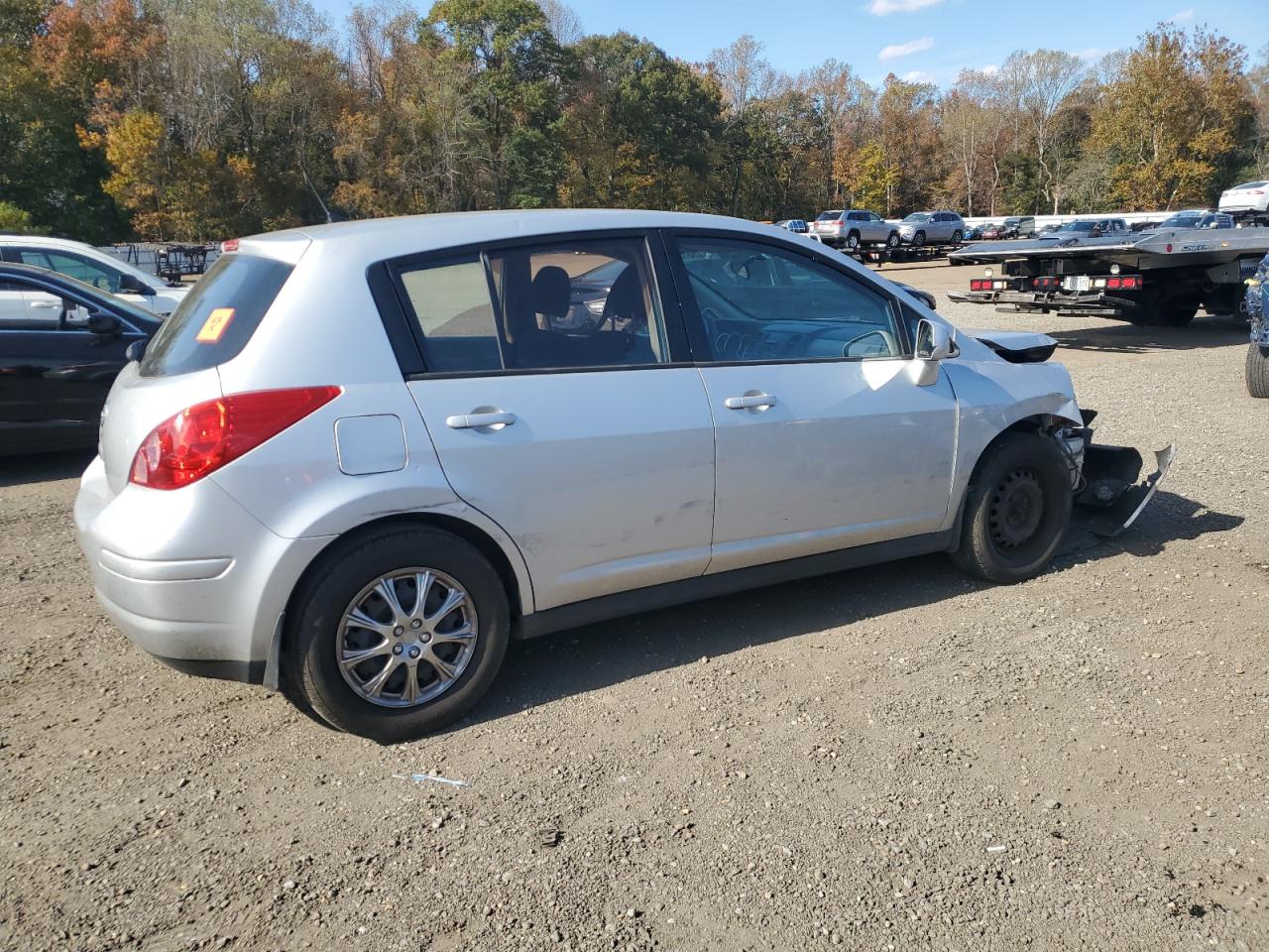 Nissan Versa S Image 9