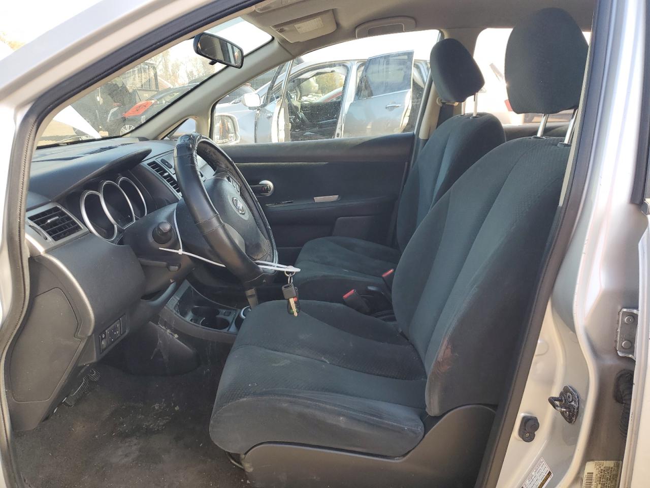 Nissan Versa S Image 3