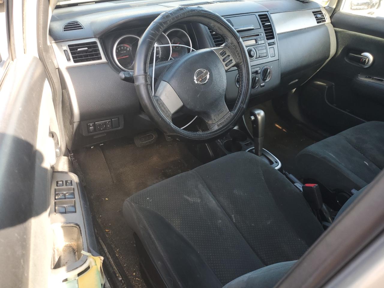 Nissan Versa S Image 12