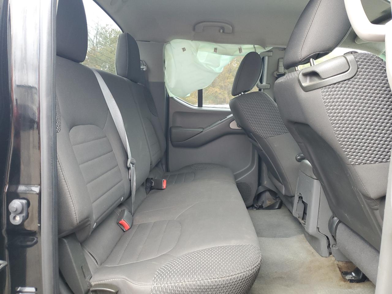 Nissan Frontier S Image 8