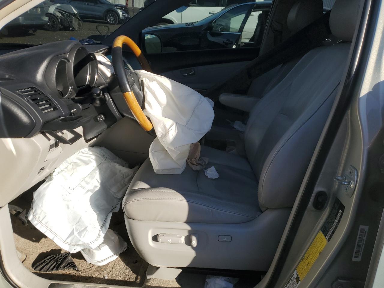 Lexus RX 330 Image 13