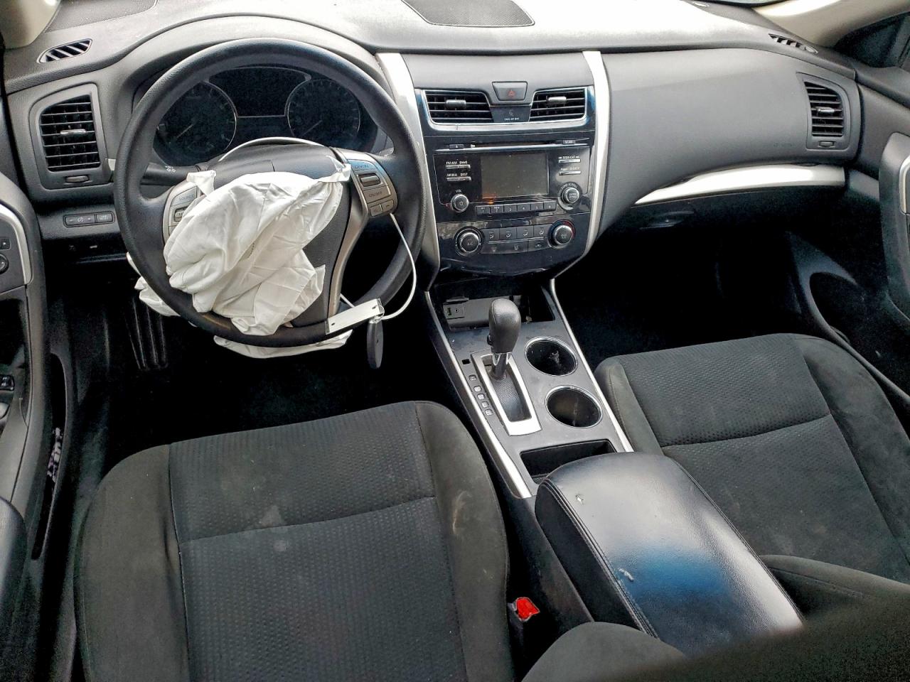 Nissan Altima 2.5 Image 4