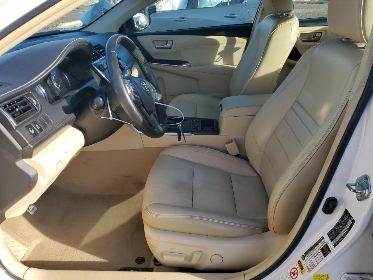 Toyota Camry Hybrid Image 6