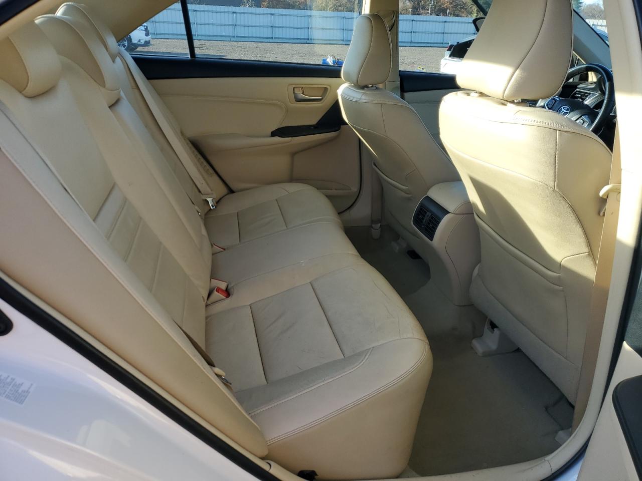 Toyota Camry Hybrid Image 9