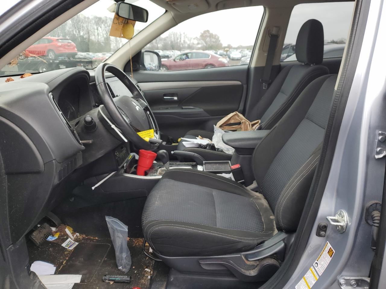 Mitsubishi Outlander Se Image 8