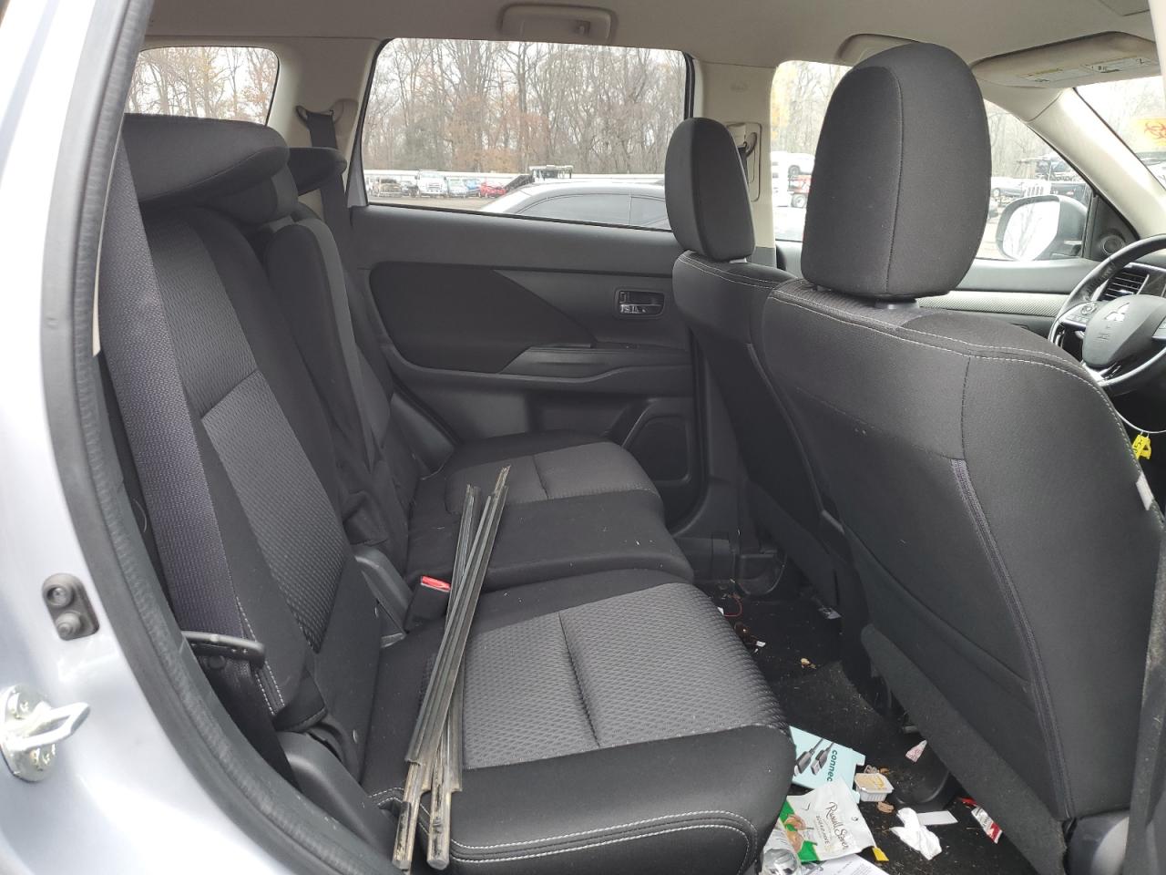 Mitsubishi Outlander Se Image 3