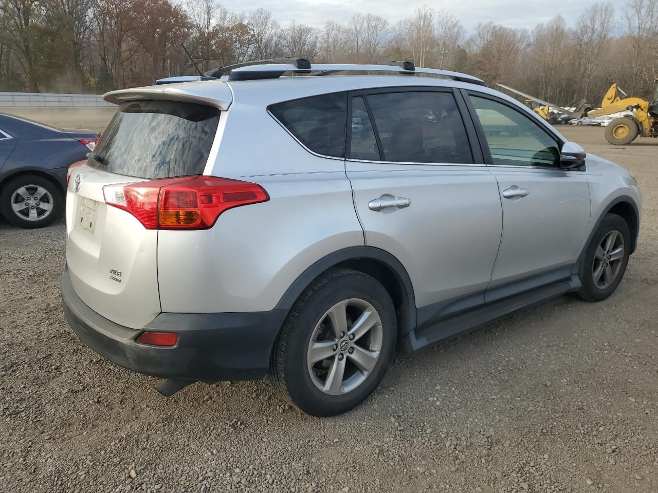 Toyota RAV4 Xle Image 3