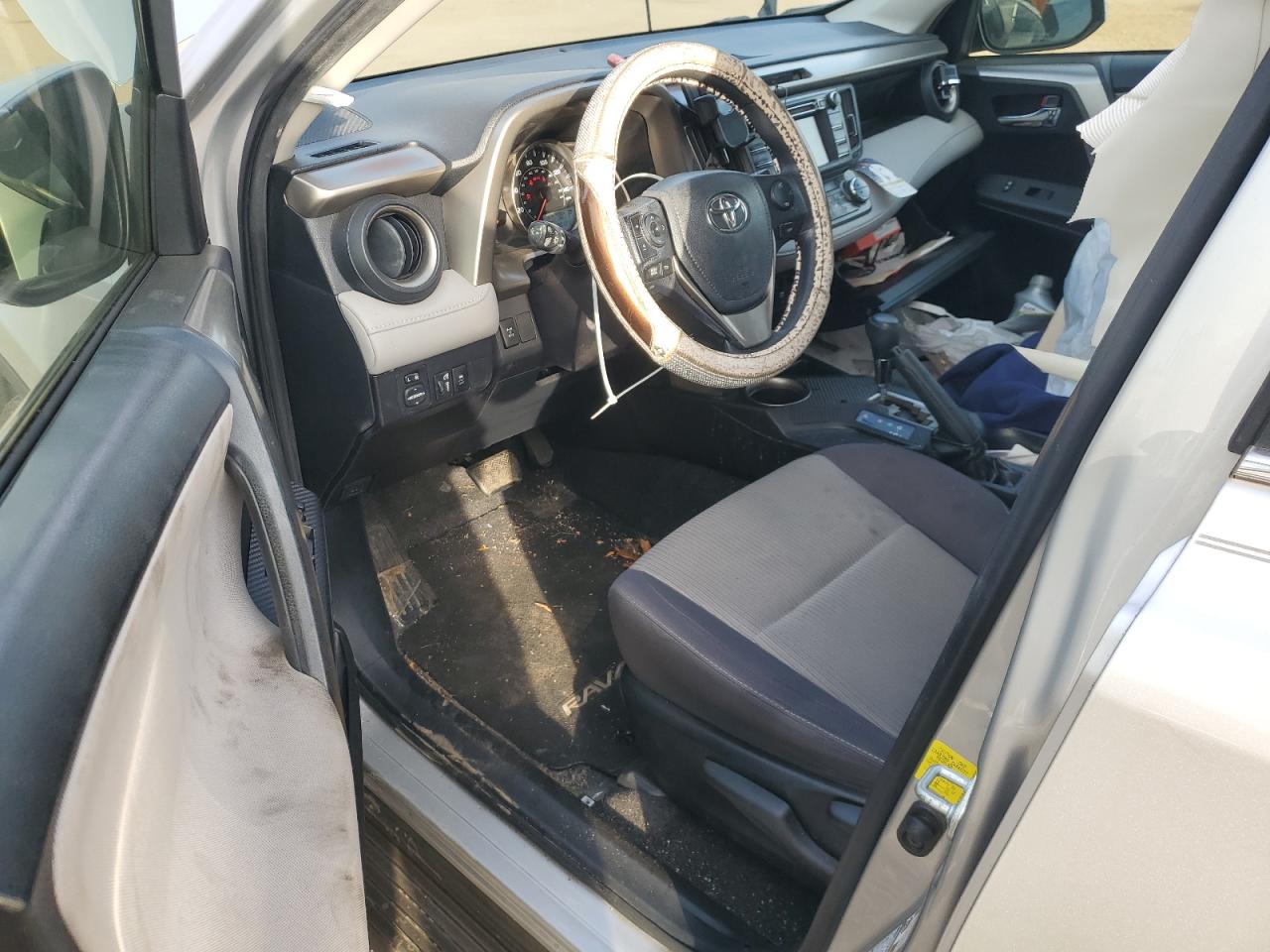 Toyota RAV4 Xle Image 13