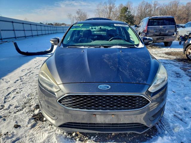 Ford Focus Se Image 12