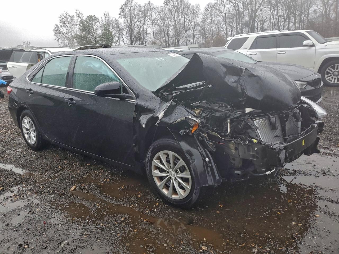 Toyota Camry Le Image 10