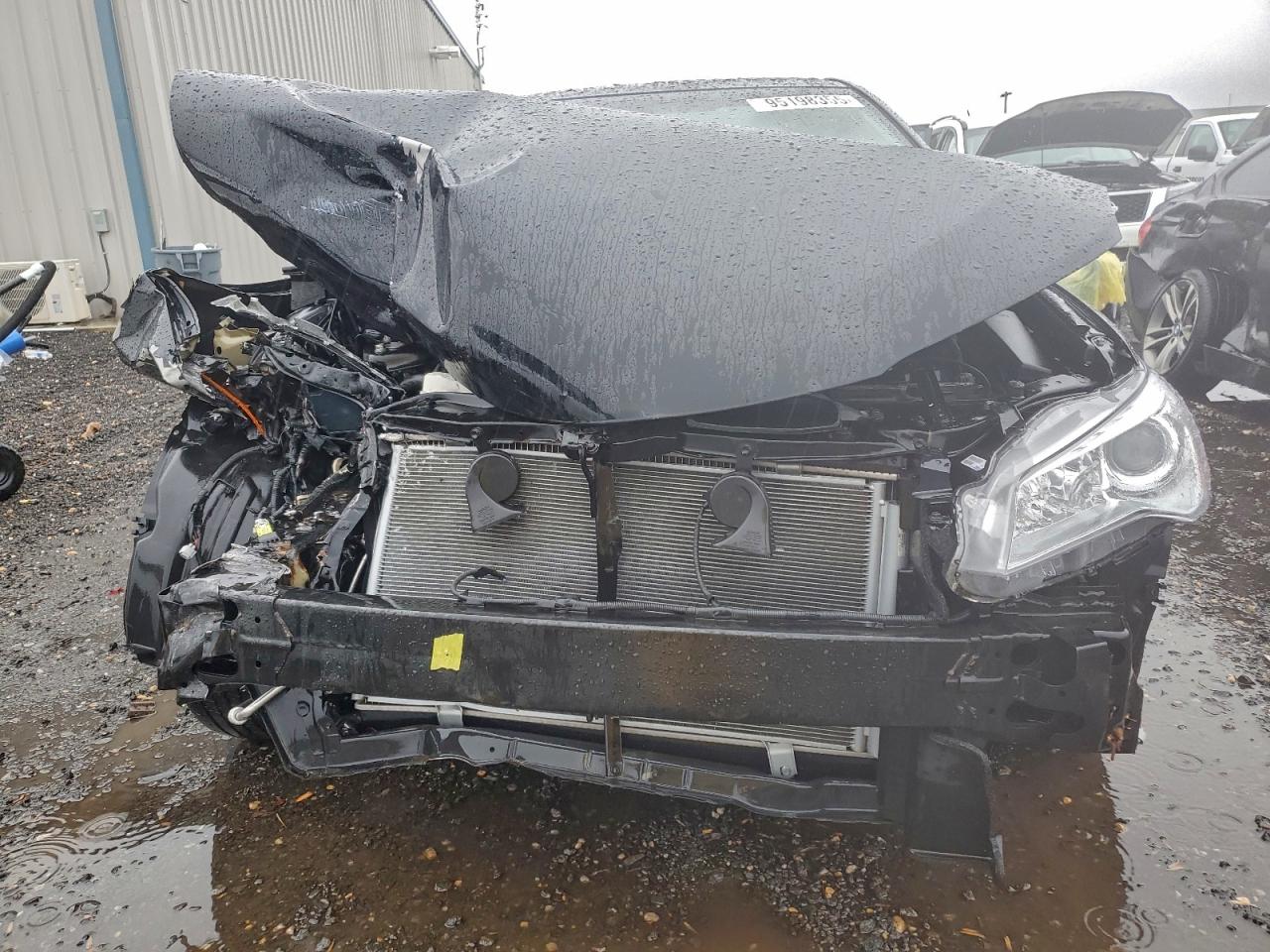 Toyota Camry Le Image 8