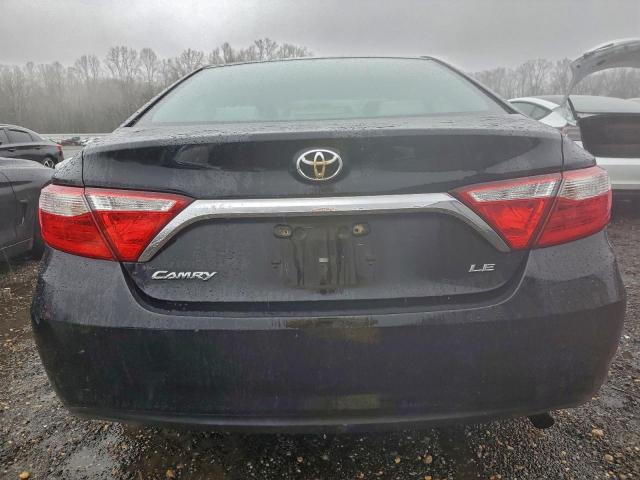 Toyota Camry Le Image 12
