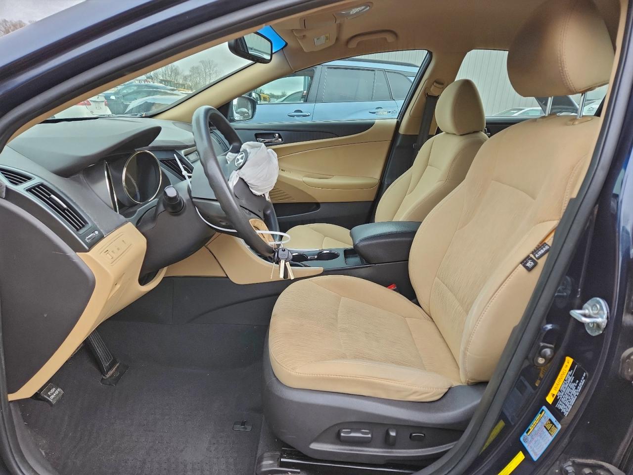 Hyundai SONATA Gls Image 4