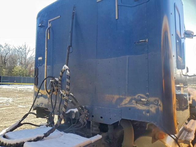 Freightliner Columbia 1 Columbia Image 3