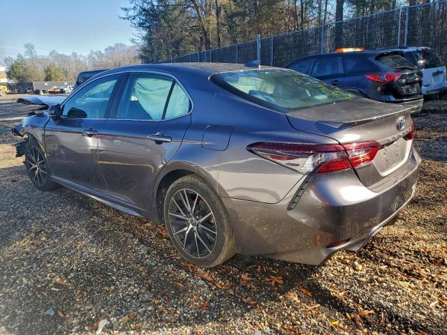 Toyota Camry Se Night Shade Image 6