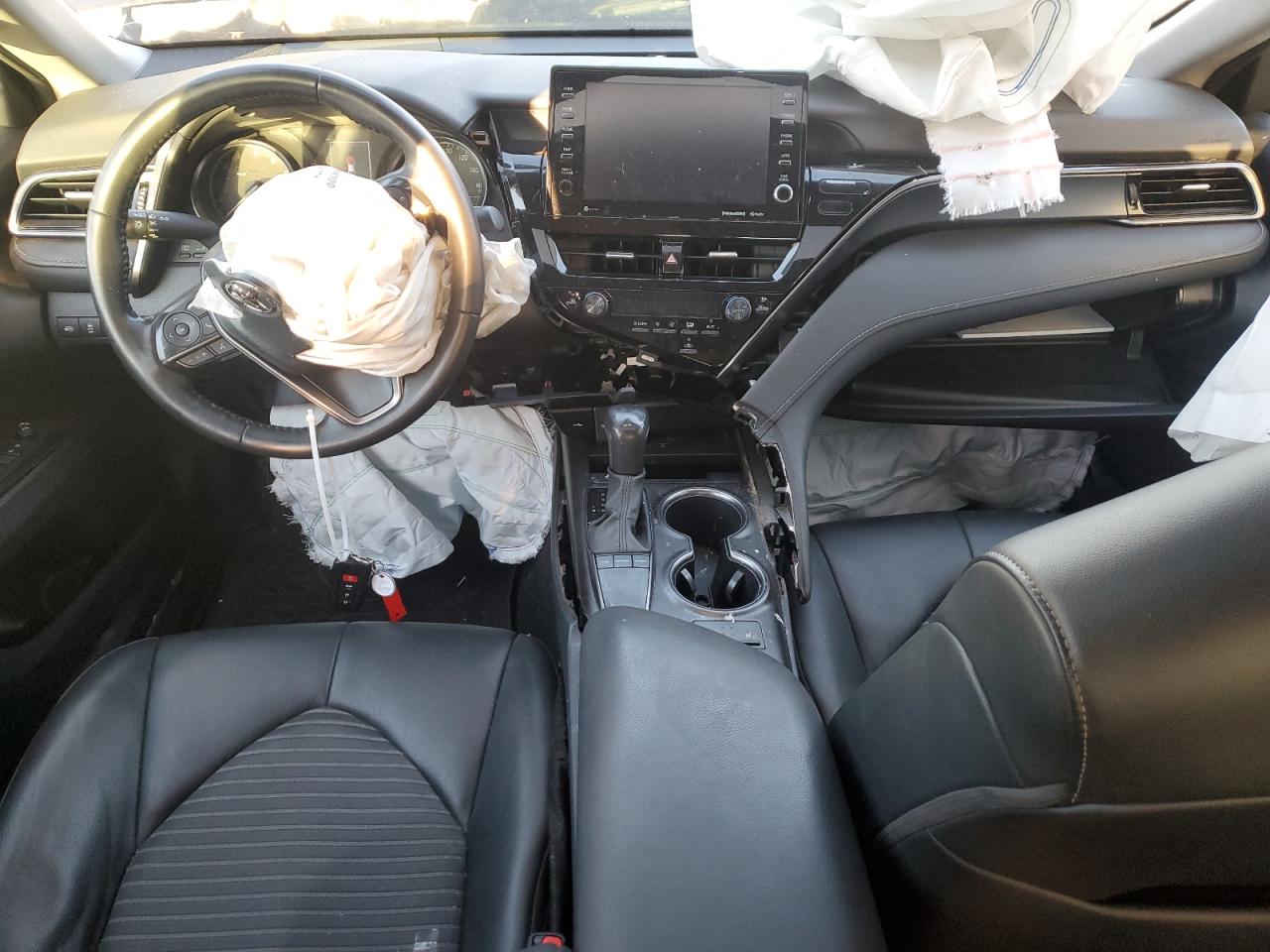 Toyota Camry Se Night Shade Image 4