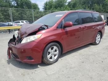  Salvage Toyota Sienna