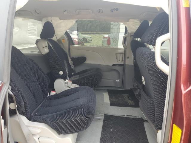 Toyota Sienna Le Image 11