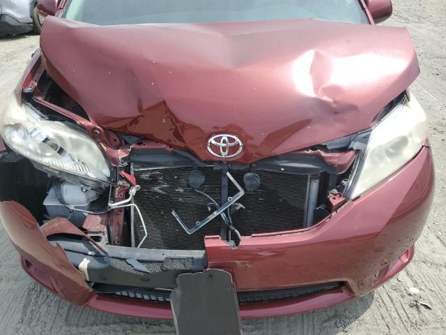 Toyota Sienna Le Image 10