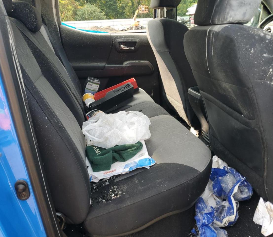 Toyota Tacoma Double Cab Image 12