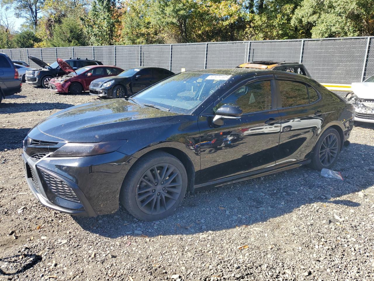 Toyota Camry Se Image 1