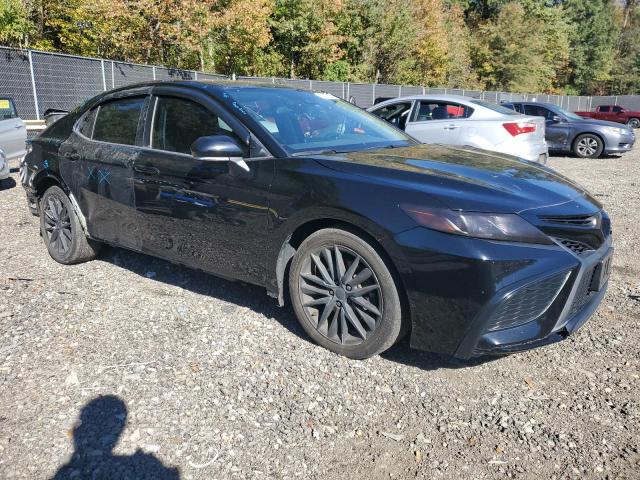 Toyota Camry Se Image 4