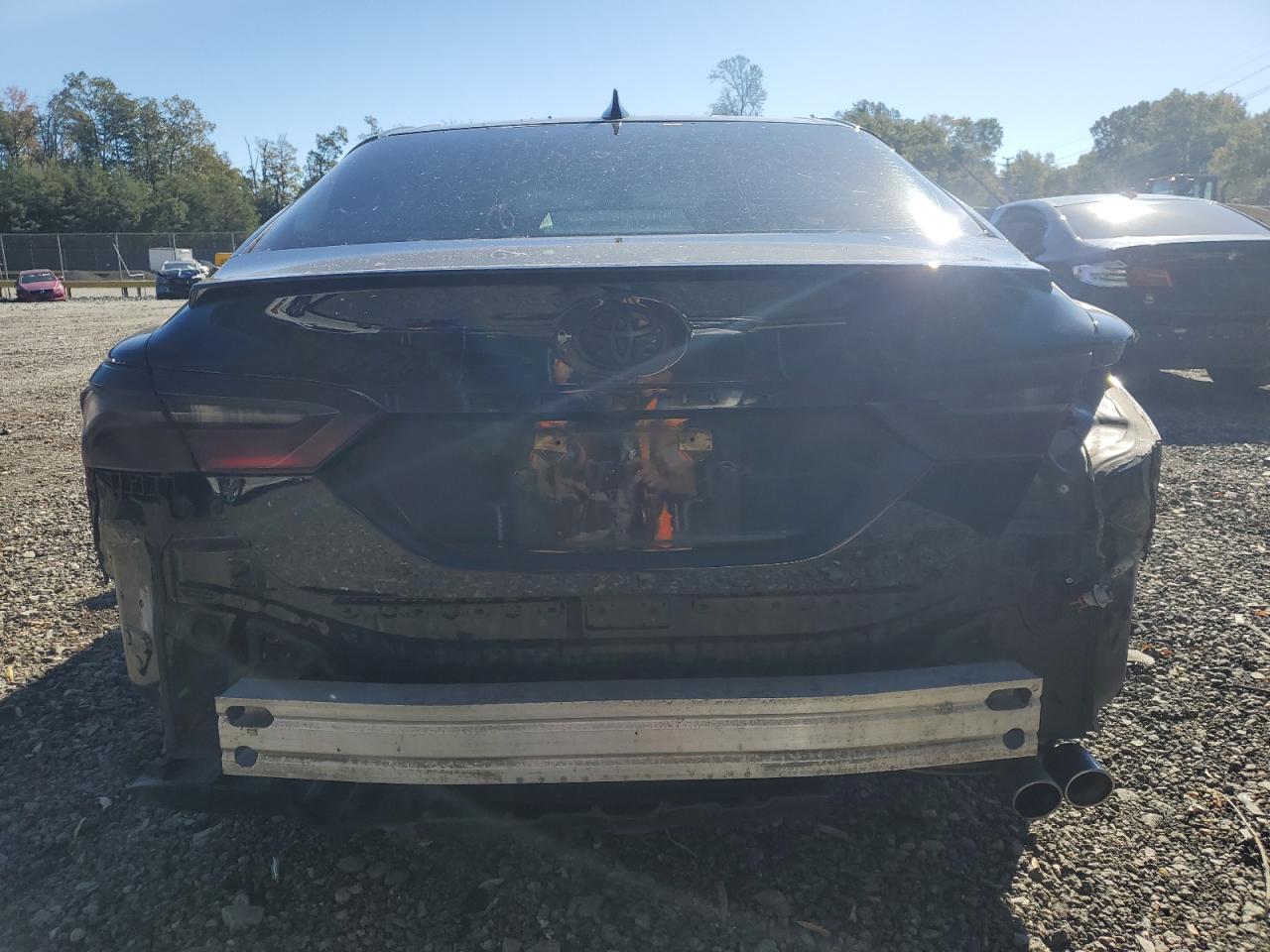 Toyota Camry Se Image 9